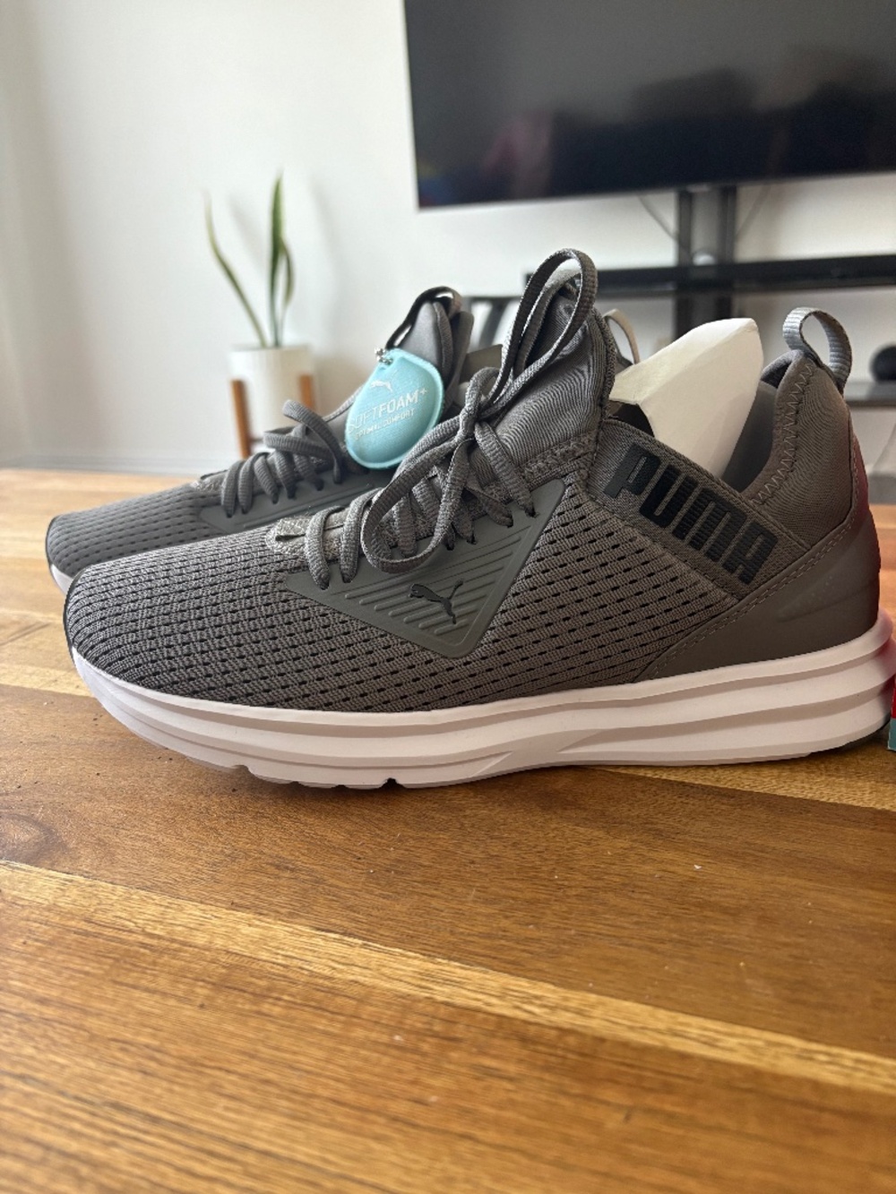 Puma sneakers size 10 male